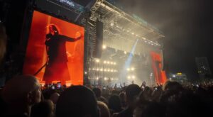 Η εμφάνιση των Korn στο Sick New World