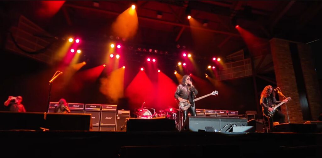 Gene Simmons – Η πατριωτική ομιλία στο Summerfest | Metal Territory