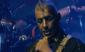 TILL LINDEMANN παρουσιάζει το «Übers Meer» από το νέο live album | Metal Territory