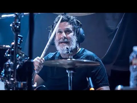Paul Mazurkiewicz: Ο ντράμερ των Cannibal Corpse για τις περιοδείες στα 58