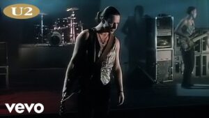 U2: επίσημο βίντεο του «With Or Without You»